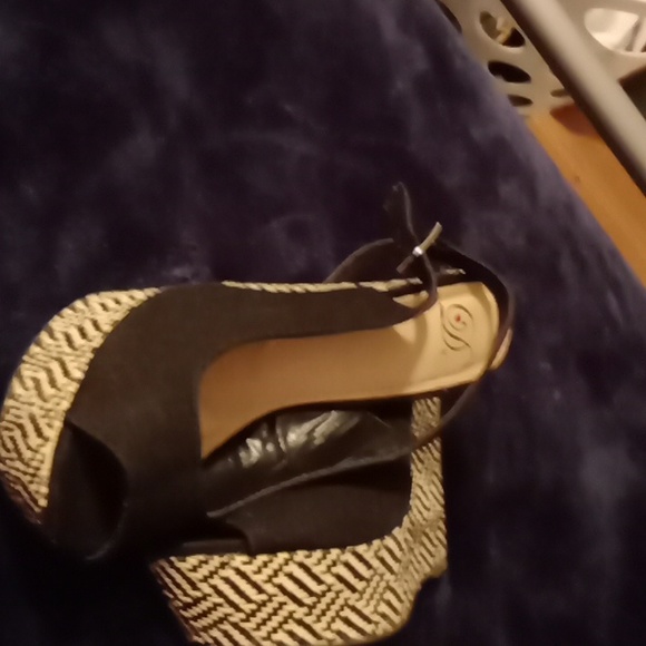 Shoes - Picture 3 of 3